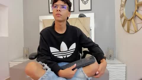 Adams Bobby online show from 4, 12, 2025