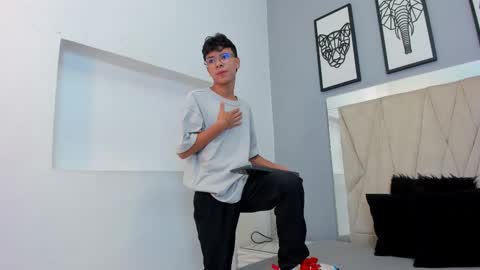 Adams Bobby online show from 6, 3, 2026