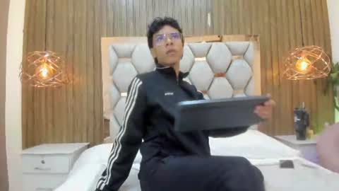 Snapshot of adams_bobby chatting on 18, 6, 2026 Adams Bobby online show from 18, 6, 2026