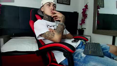 Snapshot of adamswalkerr_ chatting on 16, 2, 2026 AdamsWalkerr online show from 16, 2, 2026