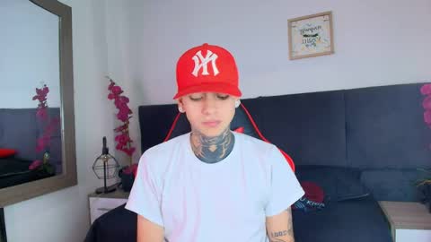 AdamsWalkerr  online show from 9, 4, 2026