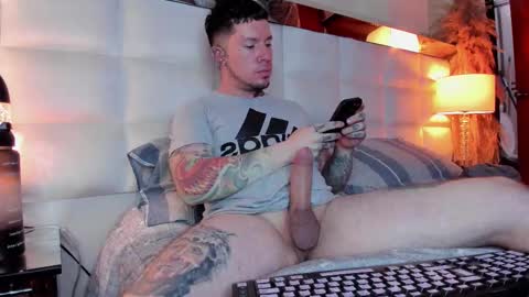 Snapshot of adamtatts chatting on 25, 11, 2025 Adam online show from 25, 11, 2025