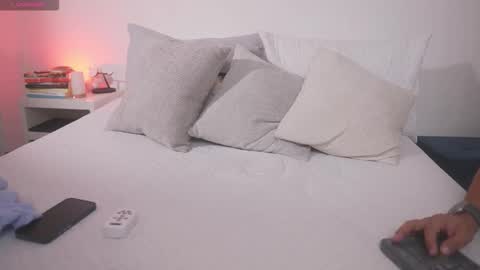 Adan Johns online show from 18, 9, 2025