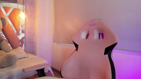 Snapshot of adara_evanss chatting on 24, 11, 2025 Adara online show from 24, 11, 2025