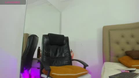 Snapshot of adara_ferrara chatting on 27, 4, 2026 Adara Ferrara online show from 27, 4, 2026