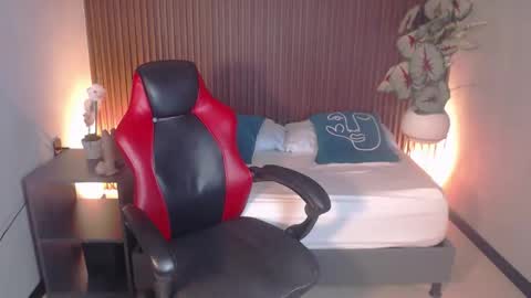 Snapshot of adarna13_ chatting on 7, 11, 2025 A D A R N A online show from 7, 11, 2025