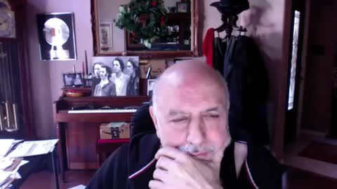 Snapshot of add_me_2 chatting on 19, 4, 2026 add_me_2 online show from 19, 4, 2026