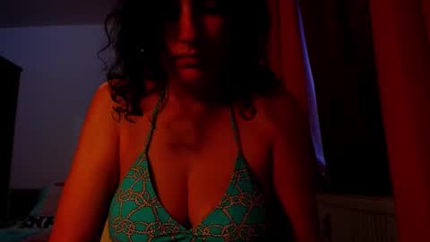 Snapshot of addicted2uts chatting on 18, 11, 2025 amy online show from 18, 11, 2025