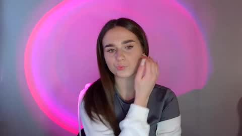 Adele Amore online show from 25, 2, 2025