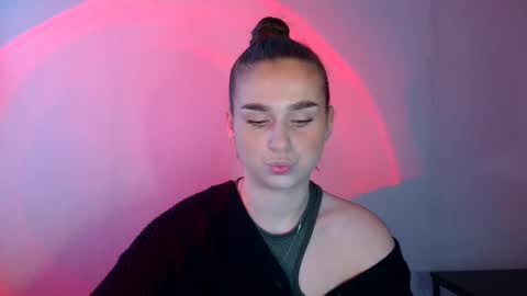 Adele Amore online show from 4, 3, 2025