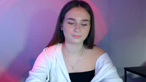 Adele Amore online show from 6, 3, 2025