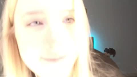 Snapshot of adele_armas chatting on 16, 12, 2025 Adele online show from 16, 12, 2025