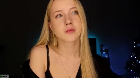 Snapshot of adele_armas chatting on 17, 12, 2025 Adele online show from 17, 12, 2025