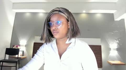 Snapshot of adelehottman chatting on 27, 11, 2025 Adele online show from 27, 11, 2025