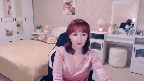 Snapshot of adelemoran chatting on 1, 12, 2024 AdeleMoran online show from 1, 12, 2024