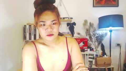 Snapshot of adellahuge22 chatting on 22, 12, 2025 Adellahuge05 online show from 22, 12, 2025