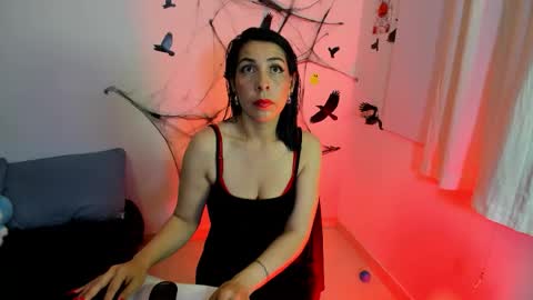 Snapshot of adellelennox_cg chatting on 4, 11, 2025 Adelle online show from 4, 11, 2025