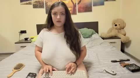 Adellineee online show from 22, 5, 2026