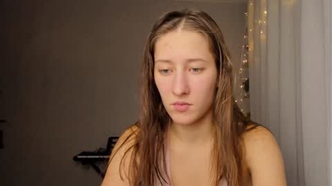 Snapshot of adellqueen chatting on 4, 12, 2024 Adell online show from 4, 12, 2024