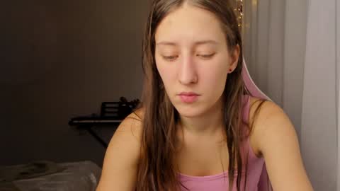 Snapshot of adellqueen chatting on 10, 12, 2024 Adell online show from 10, 12, 2024