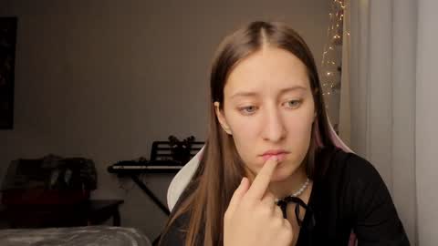 Snapshot of adellqueen chatting on 26, 12, 2024 Adell online show from 26, 12, 2024