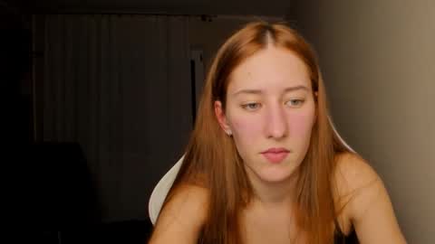 Snapshot of adellqueen chatting on 11, 11, 2025 Adell online show from 11, 11, 2025