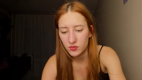 Snapshot of adellqueen chatting on 20, 11, 2025 Adell online show from 20, 11, 2025