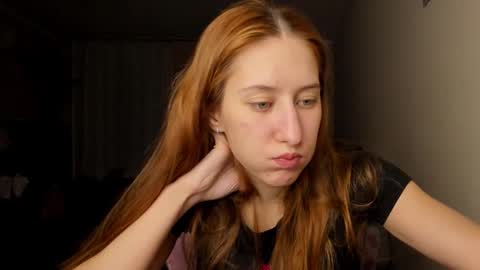 Snapshot of adellqueen chatting on 21, 11, 2025 Adell online show from 21, 11, 2025