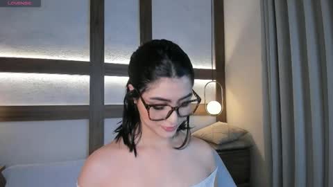 Snapshot of adhara_black01 chatting on 5, 12, 2025 Adhara online show from 5, 12, 2025