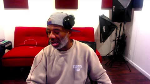 Snapshot of adick_ting chatting on 7, 12, 2024 adick_ting online show from 7, 12, 2024