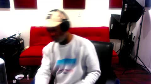 Snapshot of adick_ting chatting on 19, 2, 2025 adick_ting online show from 19, 2, 2025