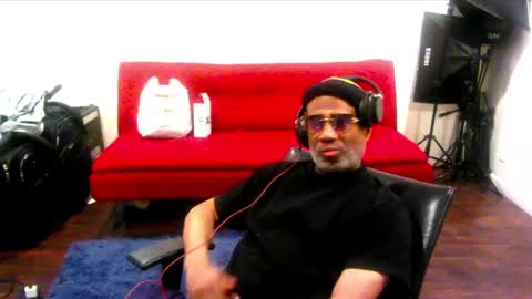 Snapshot of adick_ting chatting on 10, 3, 2025 adick_ting online show from 10, 3, 2025