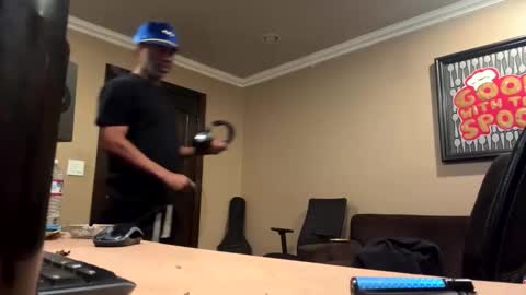 Snapshot of adick_ting chatting on 29, 10, 2025 adick_ting online show from 29, 10, 2025