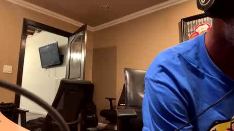 Snapshot of adick_ting chatting on 4, 11, 2025 adick_ting online show from 4, 11, 2025