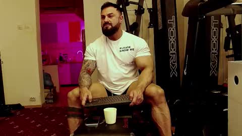 Adonis online show from 30, 9, 2025