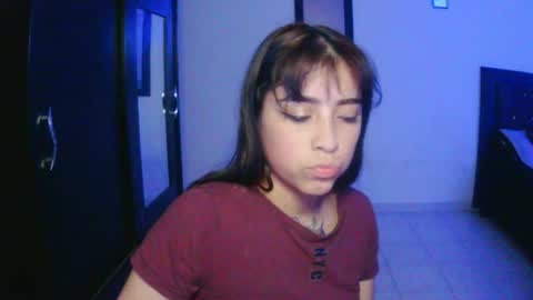 Snapshot of adri_gomez1 chatting on 22, 11, 2025 online show from 22, 11, 2025