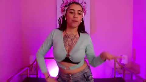 Snapshot of adri_gomez_1 chatting on 6, 1, 2026 Adri online show from 6, 1, 2026