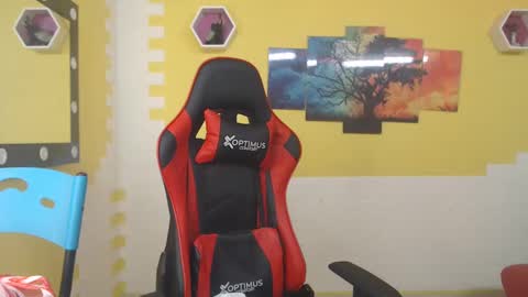 adri_sexboy online show from 10, 12, 2024