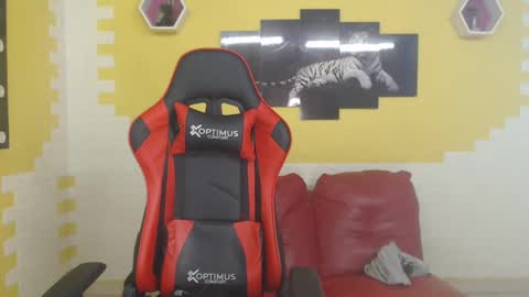 adri_sexboy online show from 19, 12, 2024