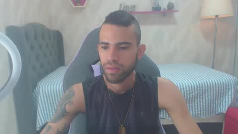 adri_sexboy online show from 31, 12, 2024