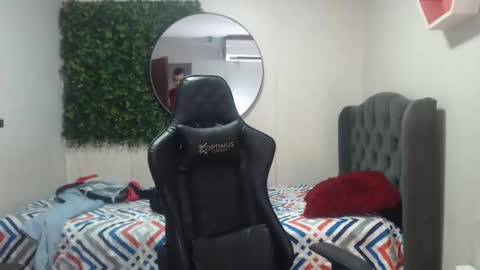 adri_sexboy online show from 5, 1, 2025