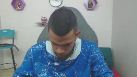 adri_sexboy online show from 26, 1, 2025