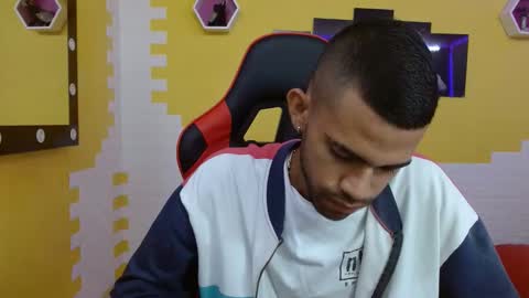 adri_sexboy online show from 15, 2, 2025