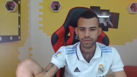 adri_sexboy online show from 25, 2, 2025