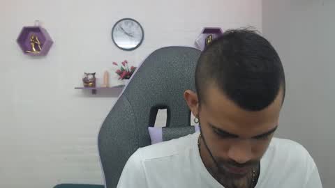 adri_sexboy online show from 28, 2, 2025