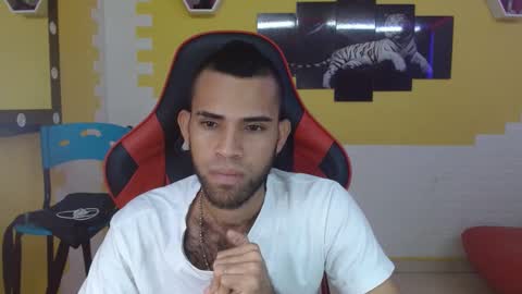 adri_sexboy online show from 12, 3, 2025