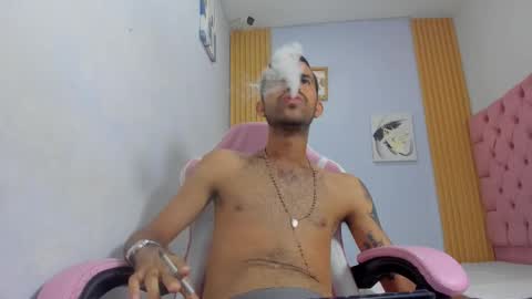Snapshot of adri_sexboy229 chatting on 21, 10, 2025 adri_sexboy229 online show from 21, 10, 2025