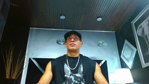 Snapshot of adrian_rae chatting on 14, 12, 2024 online show from 14, 12, 2024