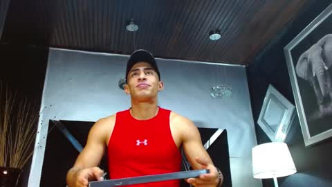 Snapshot of adrian_rae chatting on 17, 12, 2024 online show from 17, 12, 2024