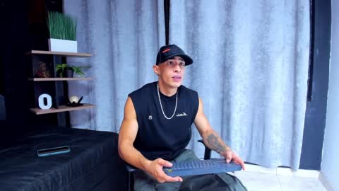 Snapshot of adrian_rae chatting on 4, 1, 2025 online show from 4, 1, 2025